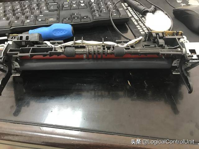 就爱瞎折腾——惠普经典打印机为何打印频频折纸?找到
