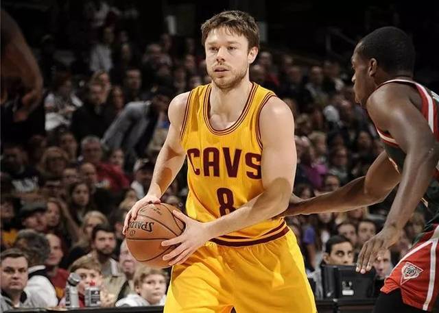 马修·德拉维多瓦(matthew dellavedova)