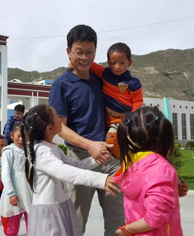 人物"中国好医生"北京榜样—刘海鹰:挺起的中国脊梁