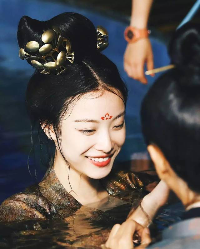 倪妮新剧妆容输给女二,造型撞脸杨幂!到底是哪里出了错?
