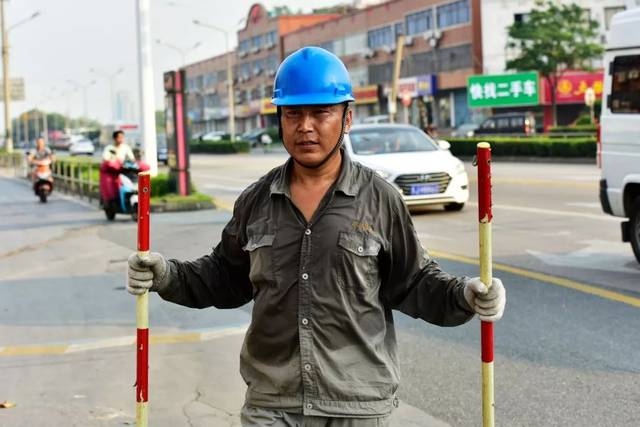 致敬高温下的坚守!昆山电力工人:挥洒汗水,输送清凉