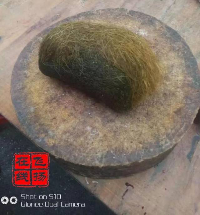 猪宝又名猪辰砂,是猪胆囊,胆管,肝管等脏器中的结