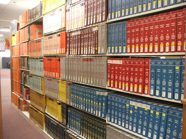 博士两次申请学位未果起诉母校，学位与论文挂钩是否合理？