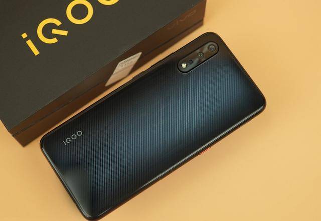 vivo z5,iqoo neo和华为nova5i哪个好?