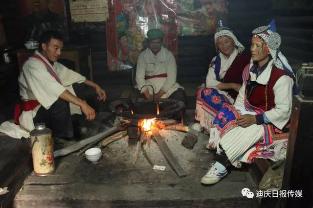 穿在身上的历史,看维西傈僳族群众70年"衣路潮前"