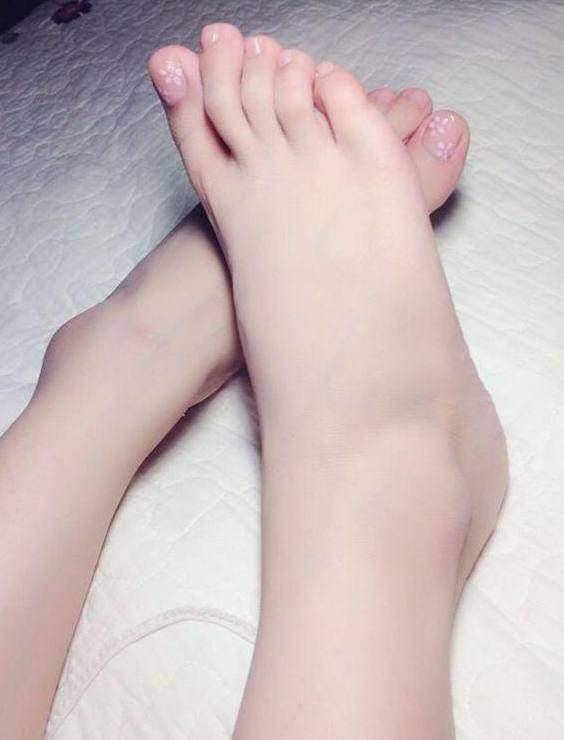 nba库里也"恋足"!女生的脚长啥样,是直男迷恋的"美人脚"?