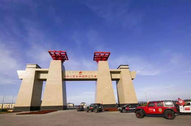 黑龙江与俄罗斯犹太自治州相望 边境线长170公里 同江市三江口风景区
