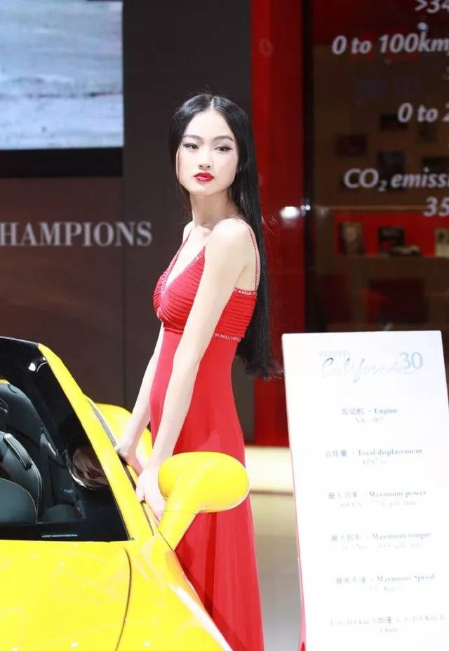 到了国外后,李静雯事业突飞猛进, 成为了亚洲模特新力量.