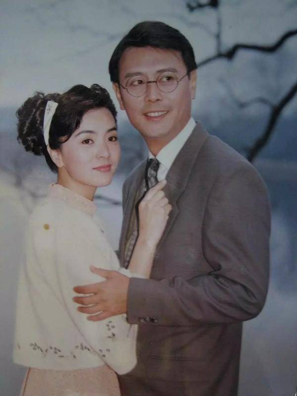 刘德凯40年婚恋史,让刘雪华流产不育,如今60多岁,女友