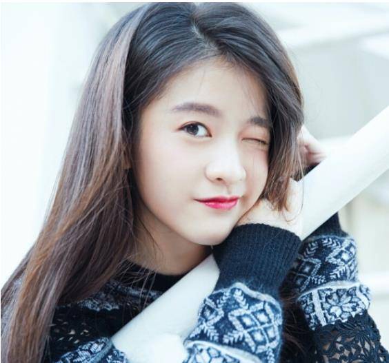 与杨紫前男友暧昧,在节目中直言杨紫长得丑,她