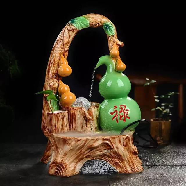 为什么好多人要在车里挂个"葫芦"?不光是装饰,还有这个作用.