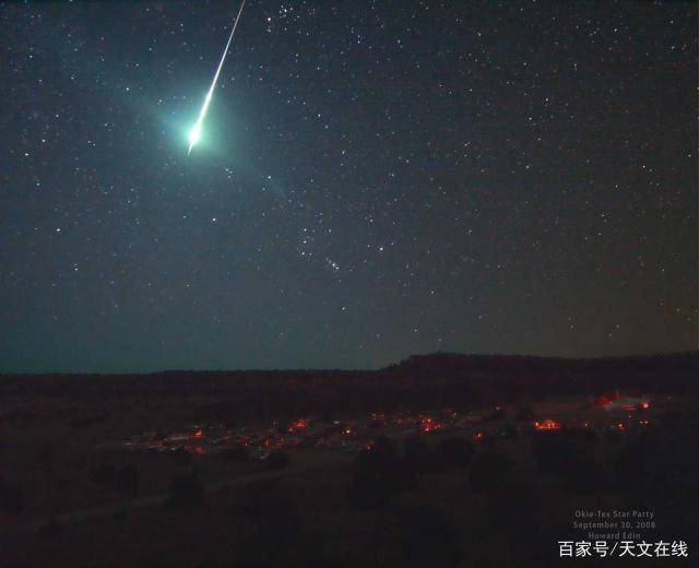 请定好您的闹钟,今天,天鹅座α流星雨将达到最大峰值