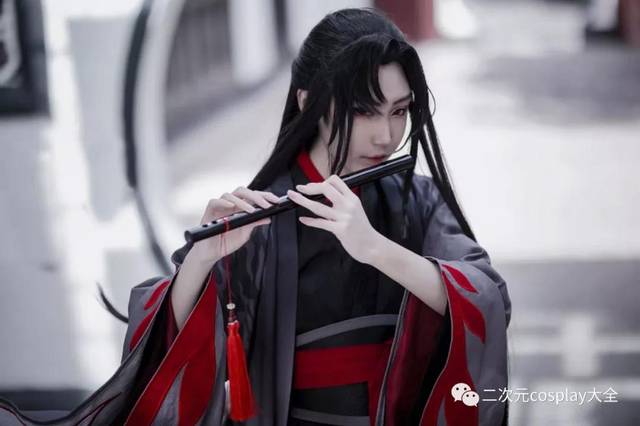 《魔道祖师》魏无羡cos,俊朗洒脱,吹笛的帅气深得我心!