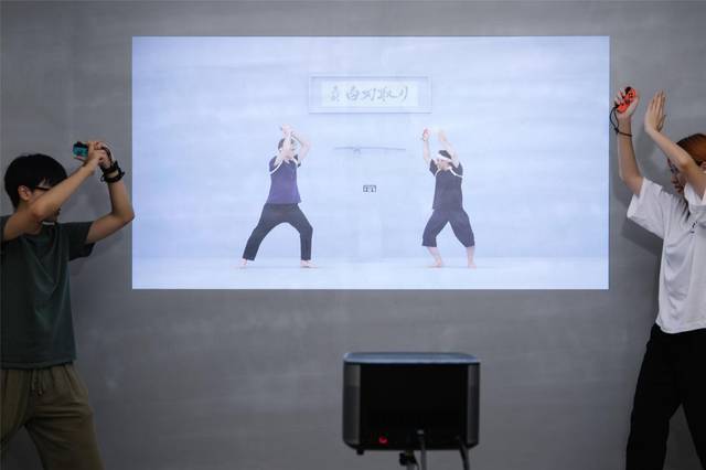 任天堂switch加投影仪,把体感游戏进行到底