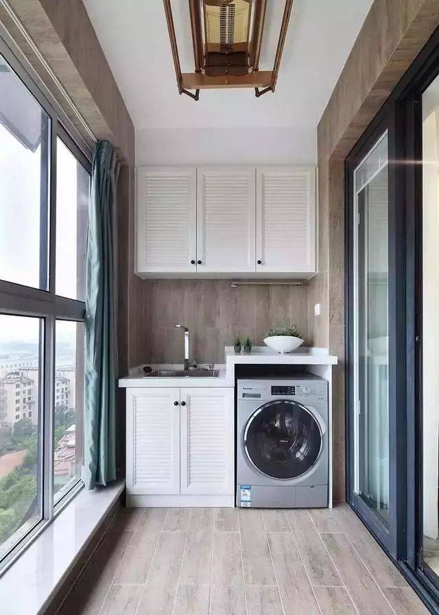 洗衣机的插座要选择带漏电保护盖的.