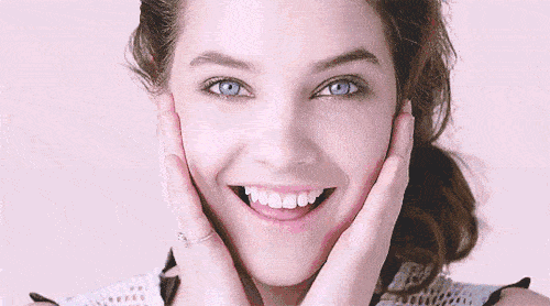 牙齿越刷越黄?刷牙前加点俄罗斯