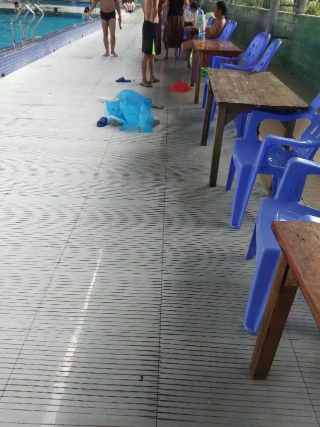 昨天一小女孩在城北某农庄溺水身亡.