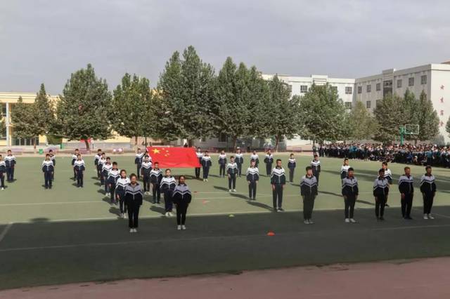 6月22日,莎车三中首届橄榄球锦标赛终于开赛.