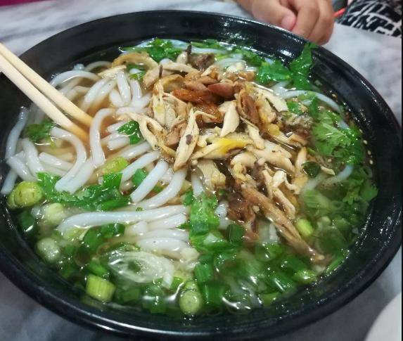 大理神店美食排行榜再回首鸡肉凉米线(一店)