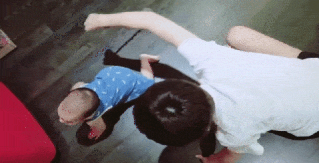 原创 谢楠自制硬核立体声给吴老二听,网友:楠哥,你都给二宝整懵了