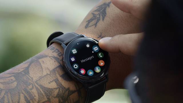galaxy watch active2,galaxy watch 4 galaxy watch active2,扶我起来,我还能买!