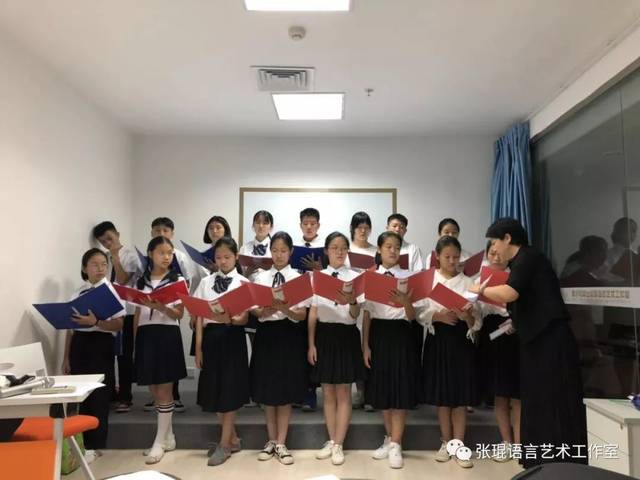 还为建设银行惠州分行,崇雅实验学校,东坡小学开设了定制课,课程内容