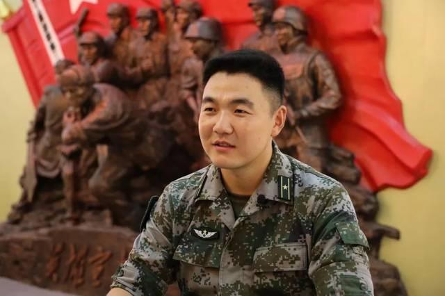 2015年至2018年,王震担任"杨根思连"连长,是该连队第29任连长.