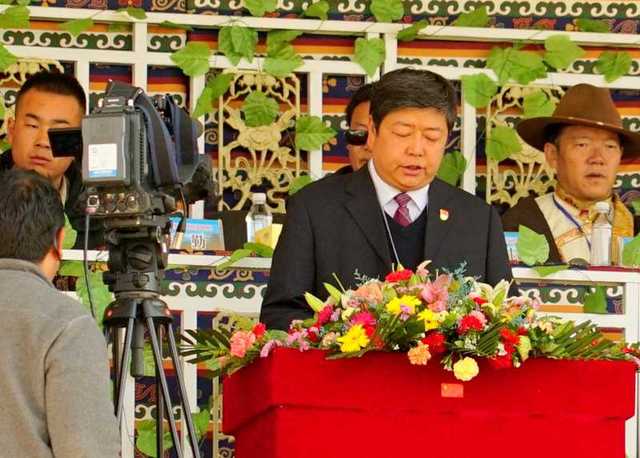 那曲市委副书记,市长敖刘全同志宣布"2019年羌塘恰青格萨尔赛马艺术节