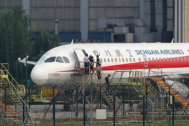 四川航空公司3u8633航班使用a319-100型飞机