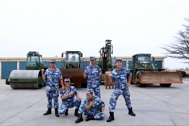 这车展没有嫩模,只有迷彩,我们来看看海军航空兵别样"车展"