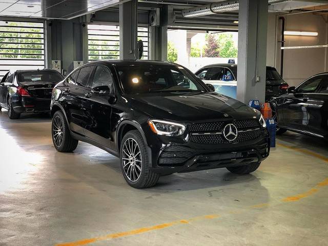 奔驰glc轿跑suv 黑色,奔驰glc轿跑suv 黑色的运动感 全新奔驰glc coupe海外实车