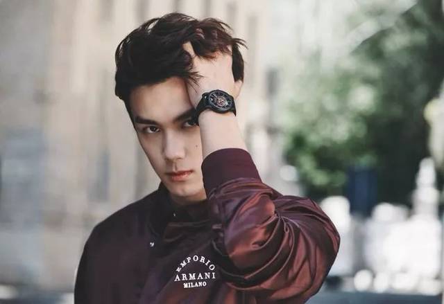 吴磊出任emporio armani大中华区及亚太区全新男士腕表形象代言人
