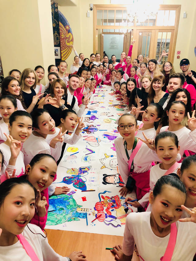 上海市青少年活动中心手拉手艺术团成功举办炫舞俄罗斯中俄青少年交流