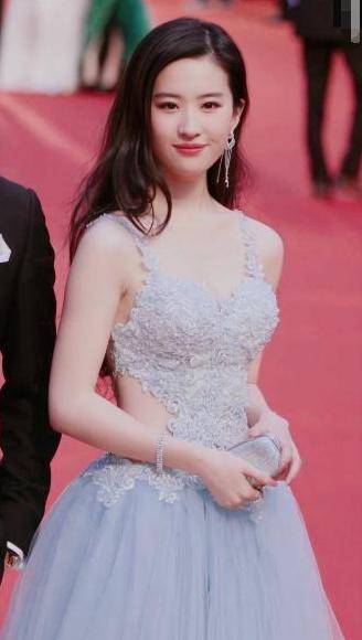 刘亦菲新男友曝光,实力不输宋承宪胡歌,网友:姐