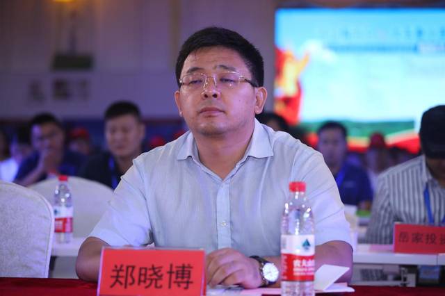 乌兰察布市市委常委,副市长 郑晓博