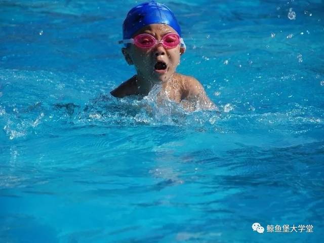 游泳呼吸练习小技巧--水中站立呼吸练习法