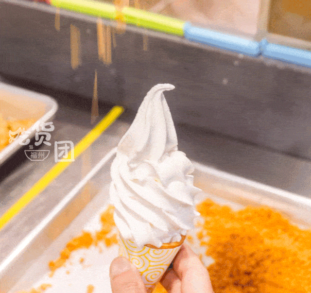 每日卖出1326份的肉松小贝专卖店,竟推出了咸蛋黄风味!