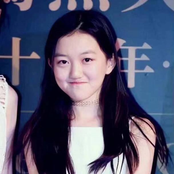 被吐槽2小时豪掷10万台奢侈,时隔一年之后李嫣在个人社交账号上晒出与
