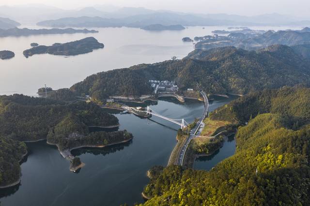 盛夏千岛湖 心灵的绿洲:蓝天白云绿水青山 尽显生态和谐之美