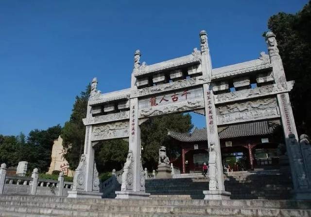 武侯祠文化园创建国家5a级景区规划, 卧龙岗是南阳历史文化旅游的龙头