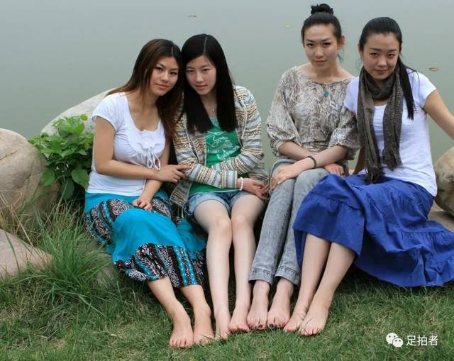 美女一起秀美足底比脚丫(39p)