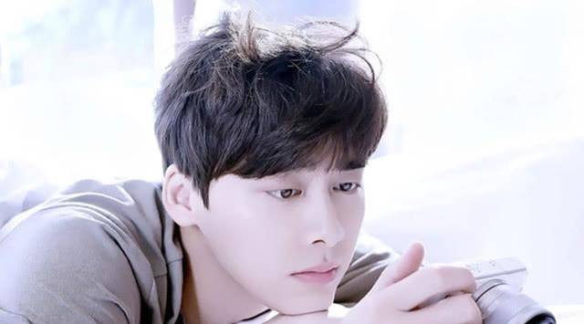 李易峰和刘亦菲公布恋情?真相披露,网友:有点