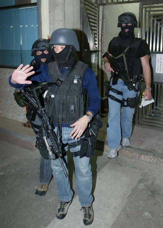 号称最专业的香港警察都配备有哪些枪械?然而却采取了