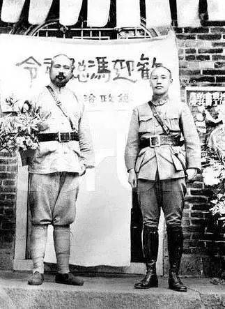 1927年6月,蒋介石与冯玉祥在徐州参会,史称徐州会议