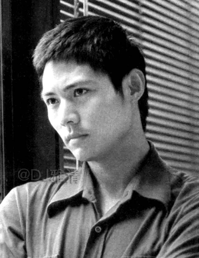 沈冠初1979年进入北影厂做演员,曾在《新兵马强》,《一盘没有下完的