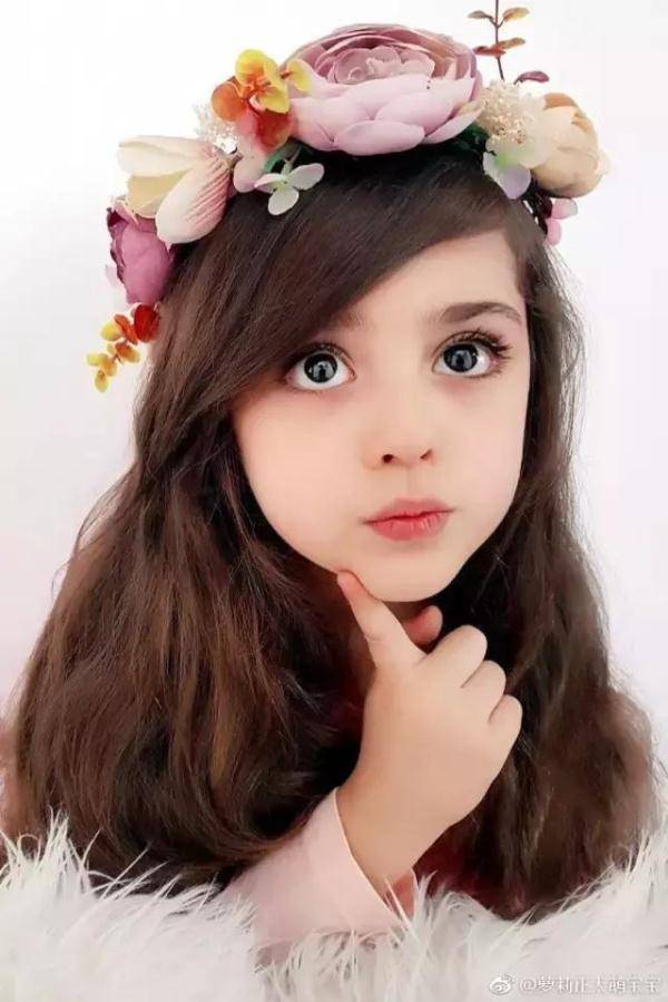 她被网友誉为全球最美的小女孩mahdis,美得就像小天使