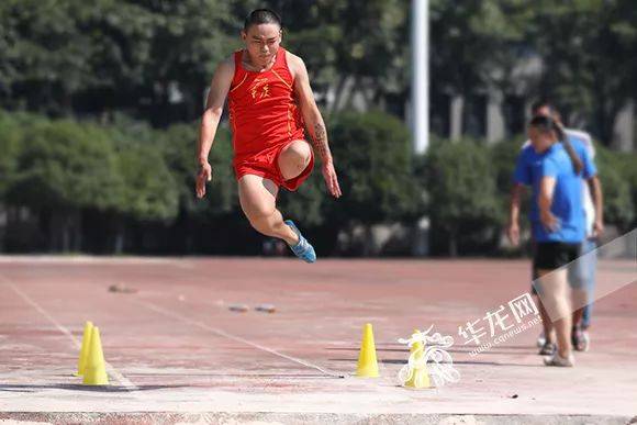 独腿也可以跳得远 重庆残疾人田径队备战第十届残运会