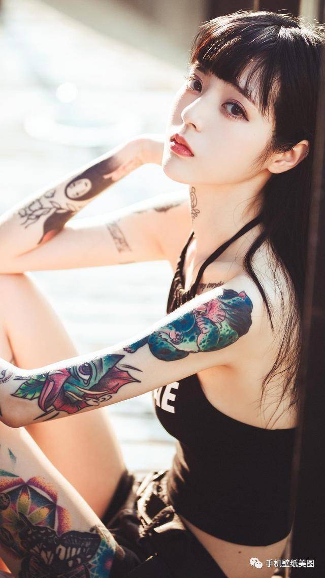 2019抖音超火壁纸,网红纹身小姐姐壁纸,波多野结_三壁纸