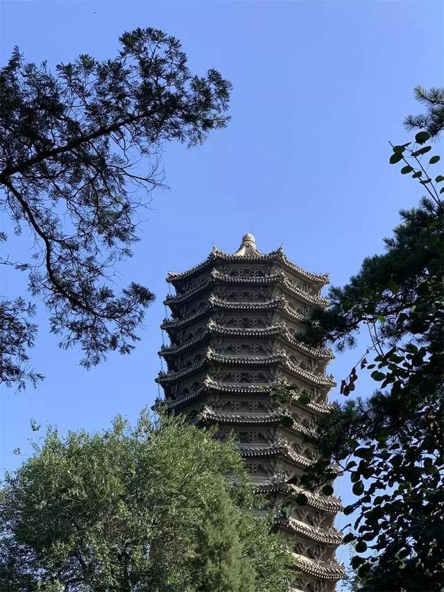 北大博雅塔