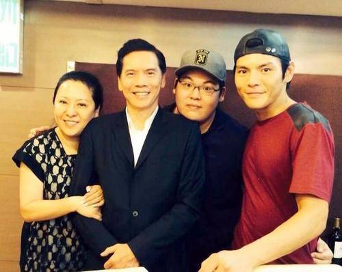 滕华涛称用错鹿晗被向佐怼,鹿晗6000万人气也